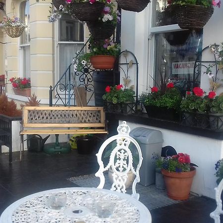 Amber Lodge Guest House Great Yarmouth Bagian luar foto