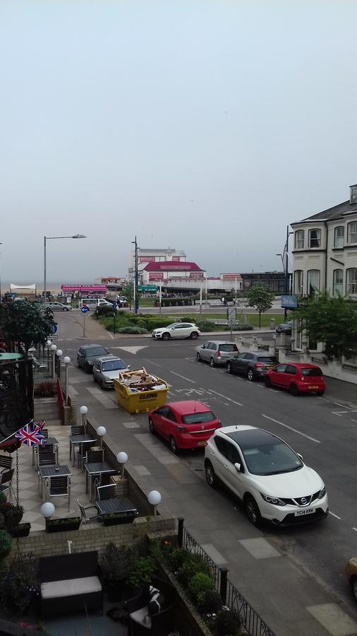 Amber Lodge Guest House Great Yarmouth Bagian luar foto
